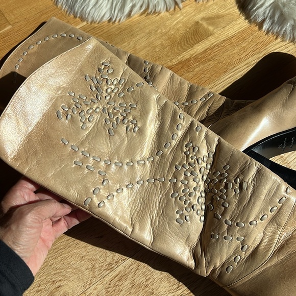 Vivian Lee Metallic Gold Tan Boot w/Embellished Pearl Bronze Lacing.  Sz 37 - Picture 12 of 13